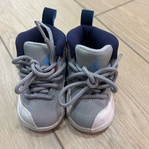 Jordan Kids Sneakers in Gray and Navy
